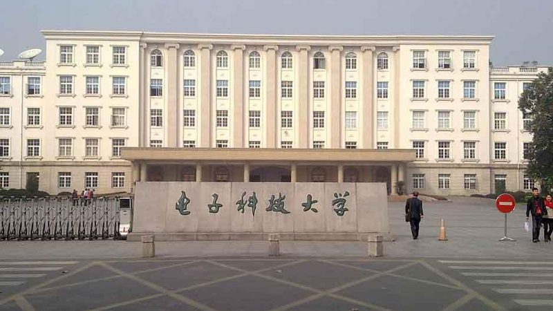 汽车改装，继电器选型关键因素揭秘**