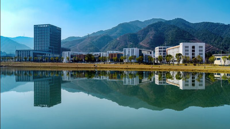 进口贴片机与国产贴片机：参数对比背后的技术解析